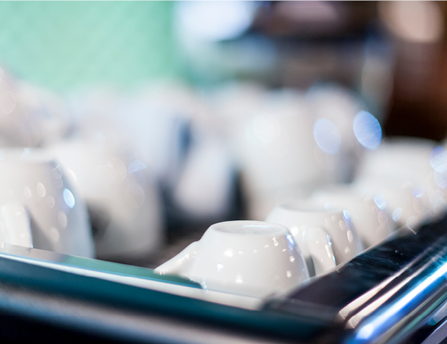 tazas-brillantes-lavado-vajilla