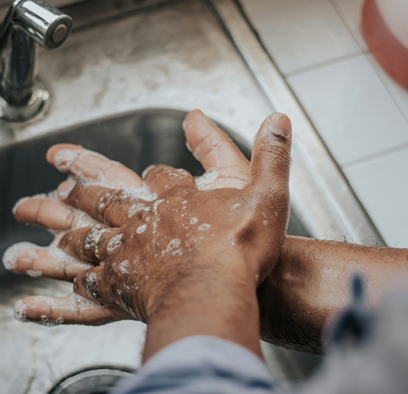 limpieza-manos-higiene-cocinas-profesionales